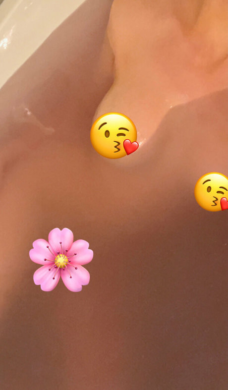 Mazzy Belle beautiful pornstar images