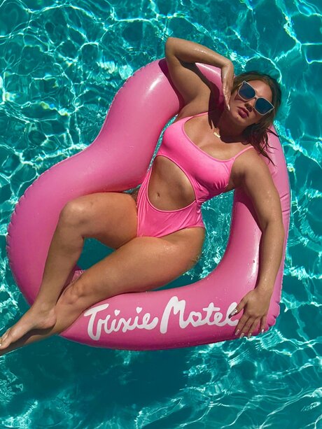 Amanda Michelle porn model photo