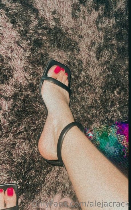 Aleja Crack porn actress img