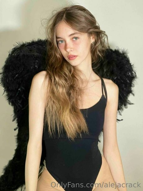Aleja Crack star xxx pics