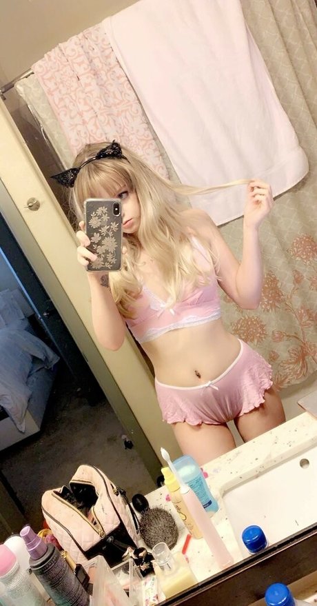 Kittenxx high quality actress image