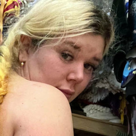 Penny Underbust adult actress pics