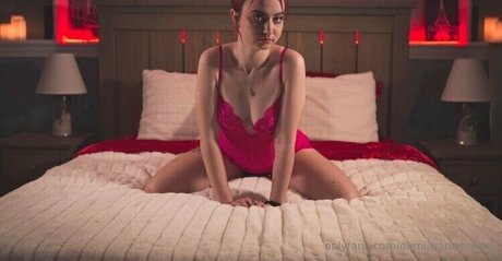 Demii Starr free pornstar image