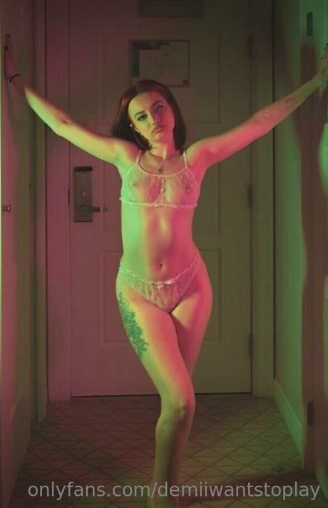 Demii Starr star perfect pics