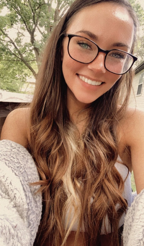 StormiSkies porn actress img