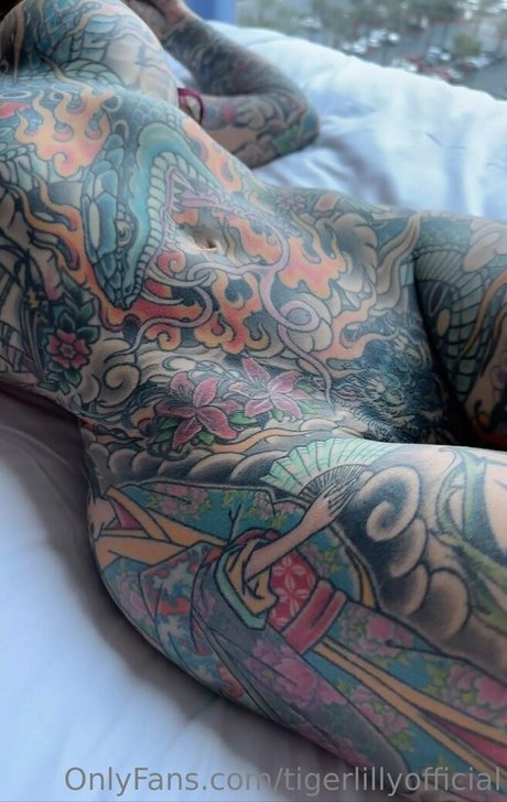 Tigerlilly star naked img