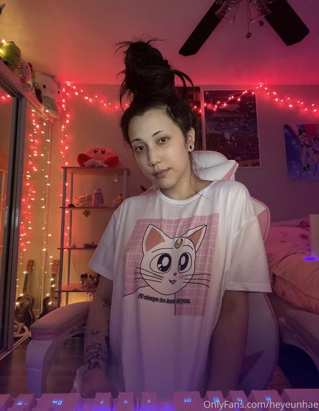 Heyeunhae art actress image