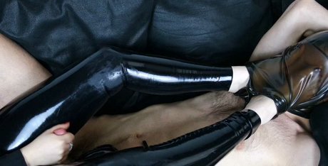 MADAME MATHILDE pornographic model img