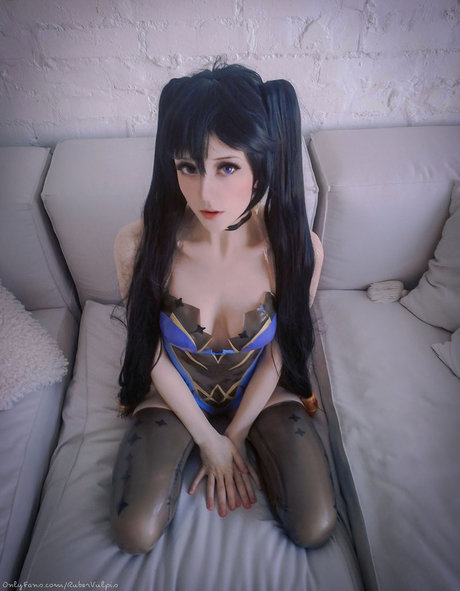 Ruber Vulpis naked actress gallery