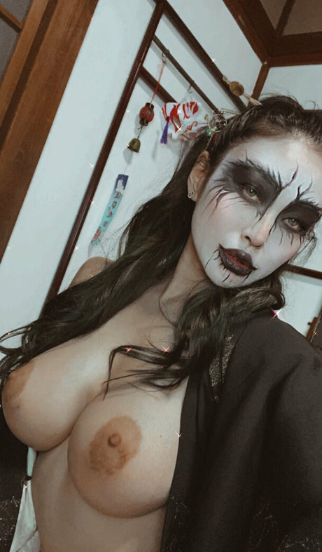 RaeLilBlack model art photo