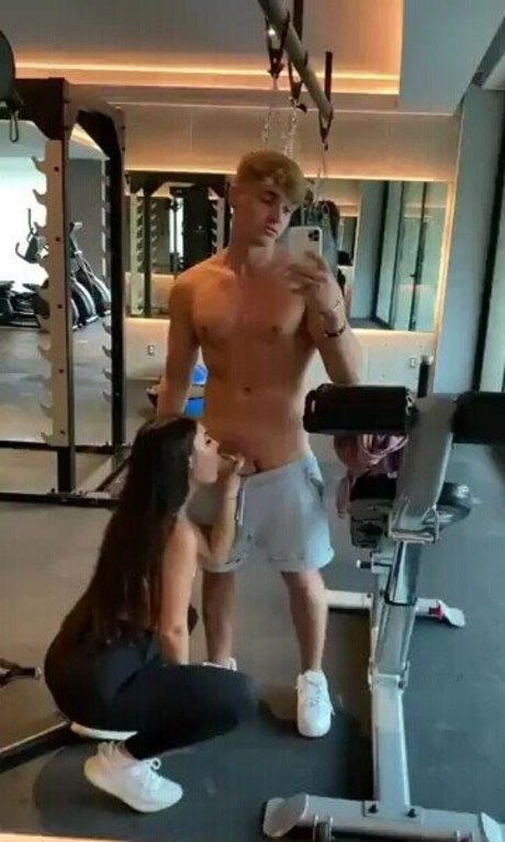 Halleyoungg high quality actress pictures