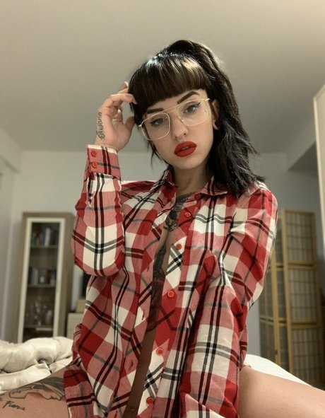 prvega28 naked model galleries