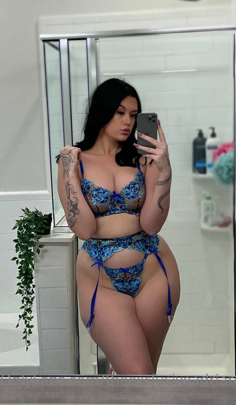 theexclusiveadriarosee perfect model picture