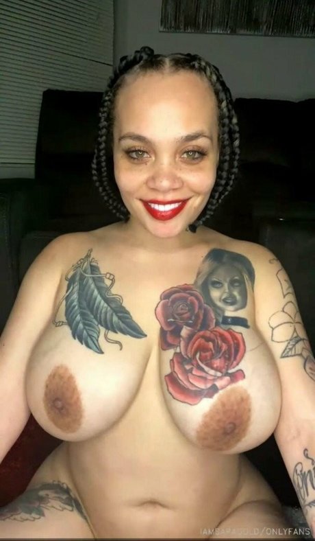 SaraGold nudes pornstar pictures