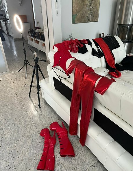 thirteenmel beautiful model pic