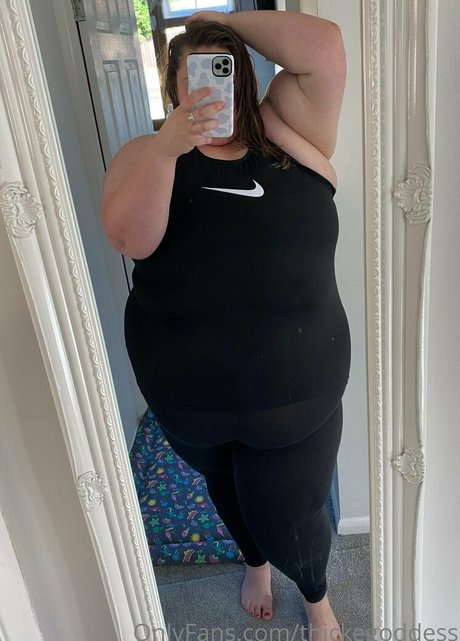 thickegoddess nude model pic