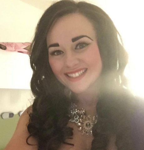 nadinetilley nude star pics