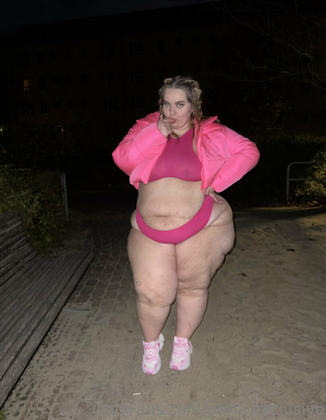 perla exclusive hot model photos