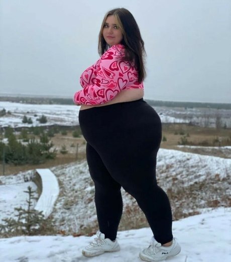 Wero7 7 7 free actress picture