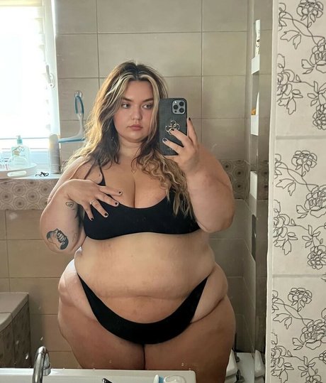 Wero7 7 7 art model image