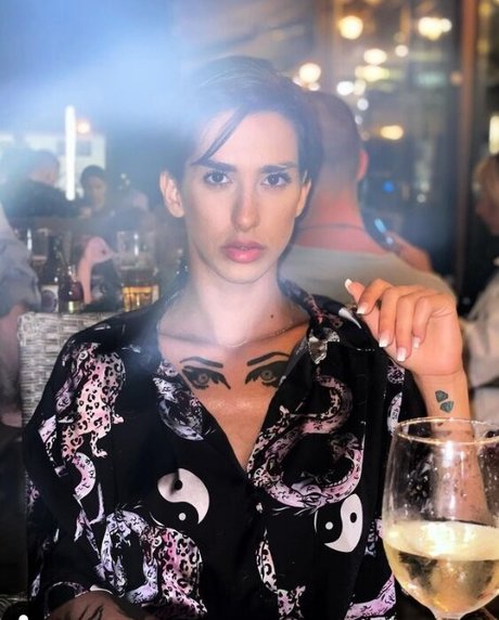 becky love model photos