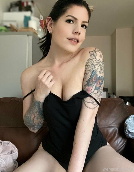 englishphoebe sex model photo