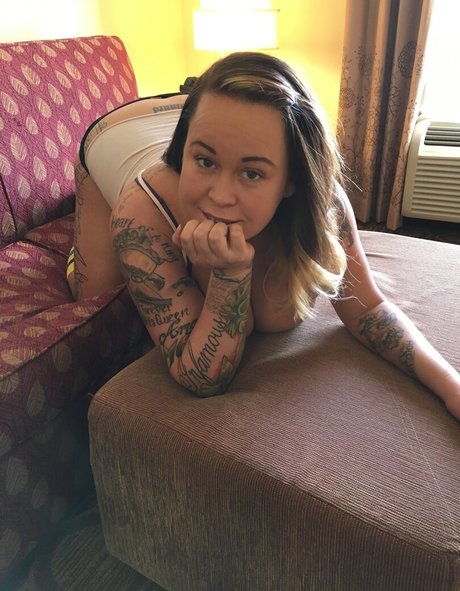 Therealbrandy nude model image