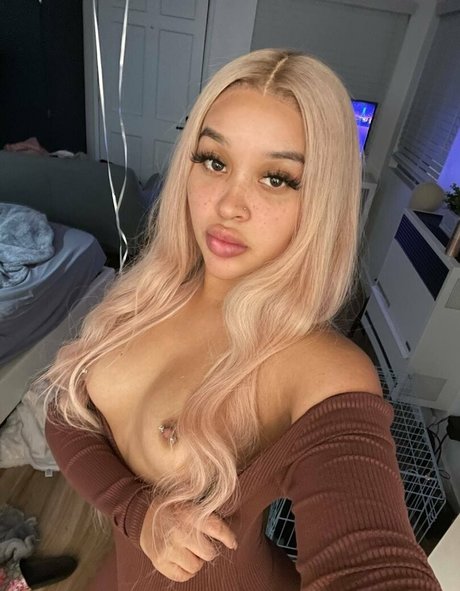 aussiebabe18 star naked pic