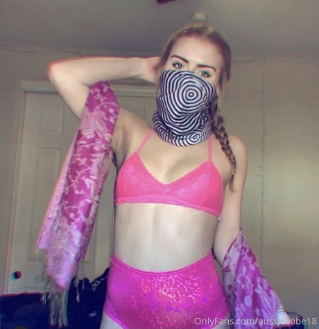 aussiebabe18 porn model img