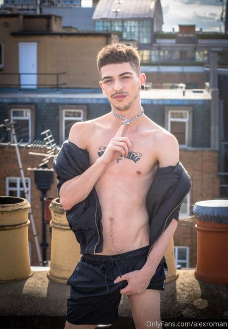 alexroman hot actress img