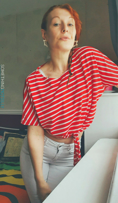 Somethingnotsilly model free pic