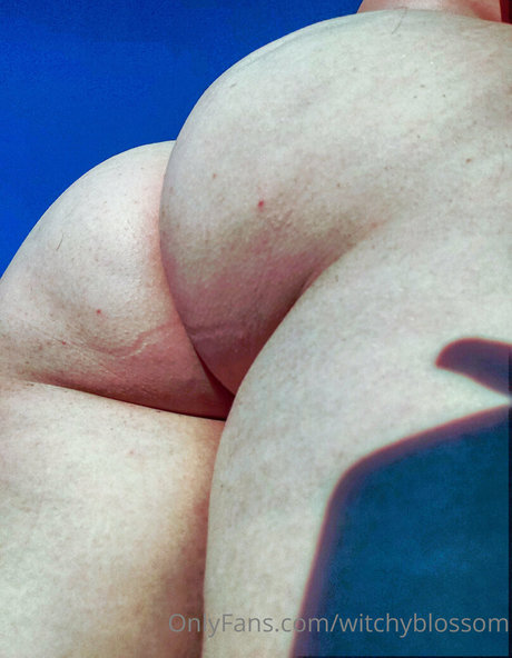 witchyblossom model free images