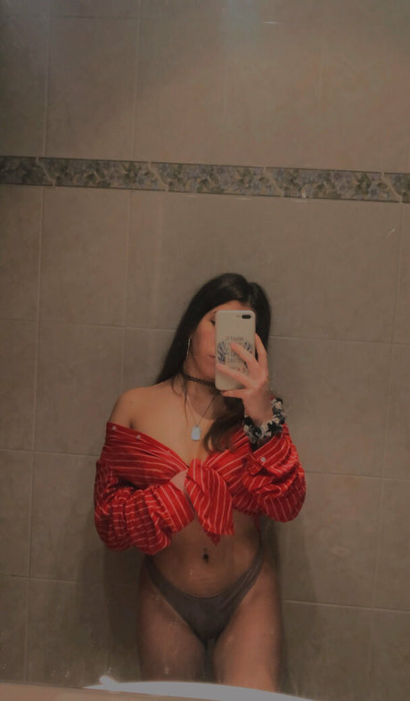 umi isabella art model pic