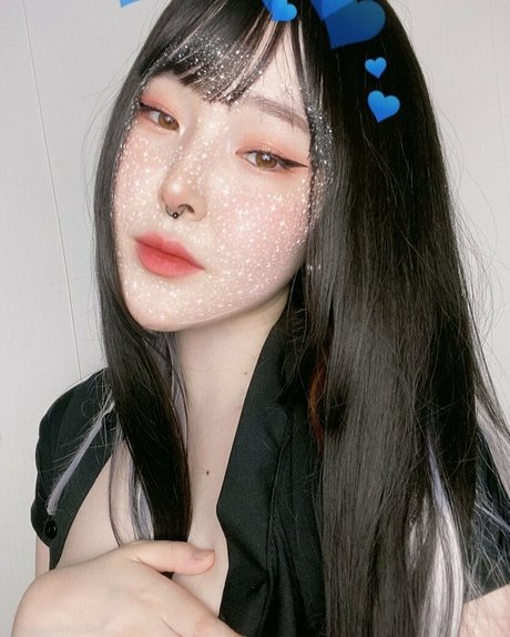 sally wu model art gallery