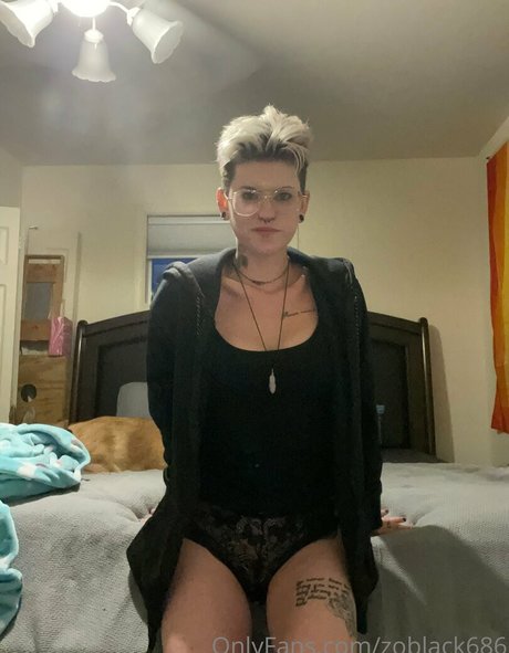 zoblack686 hot model pic