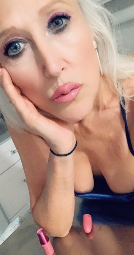 momanddaughter model adult photos