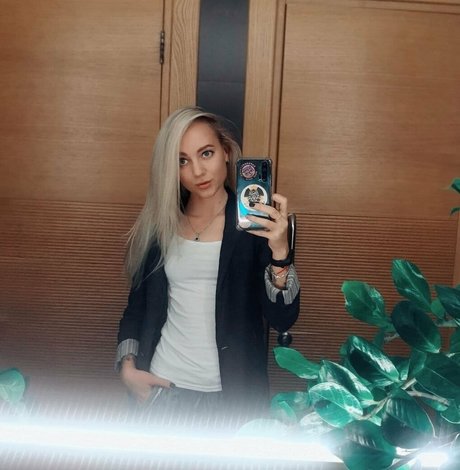 alinalovely actress photos