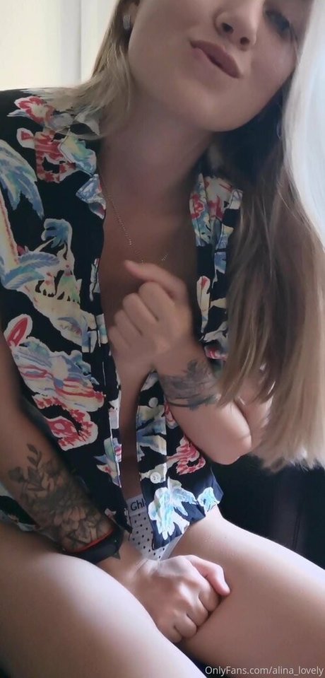 alinalovely beautiful model photo