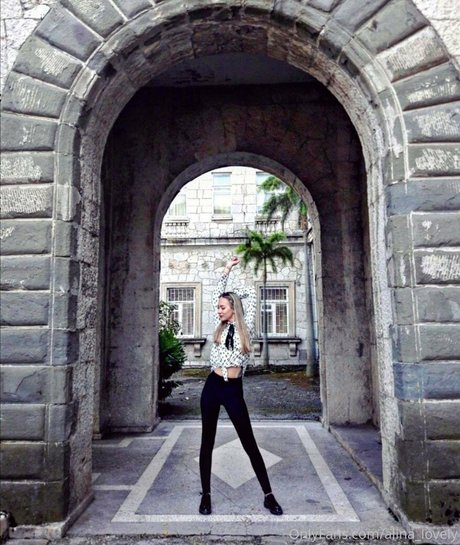 alinalovely model adult pics