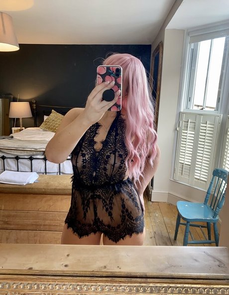 mia with the rear Profile pic