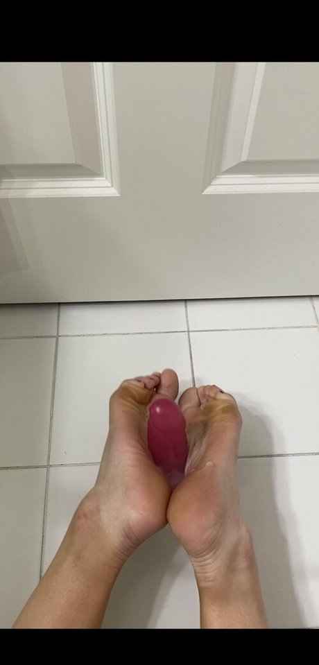 sashasfeetishxo naked model archive