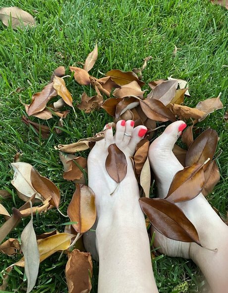 sashasfeetishxo pornstar naked pic