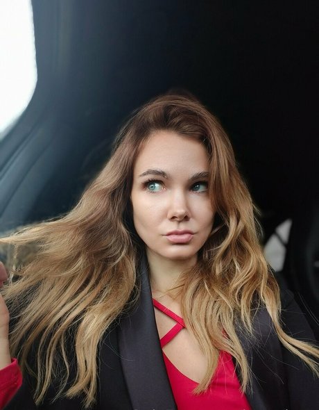 itsmekaro sexy star galleries