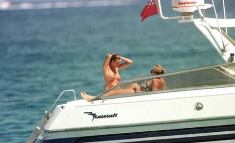 Elle Macpherson star hot images