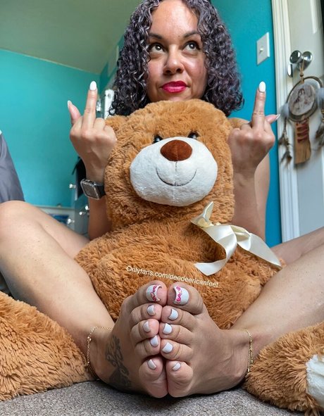 deedeericanfeet model hd pics