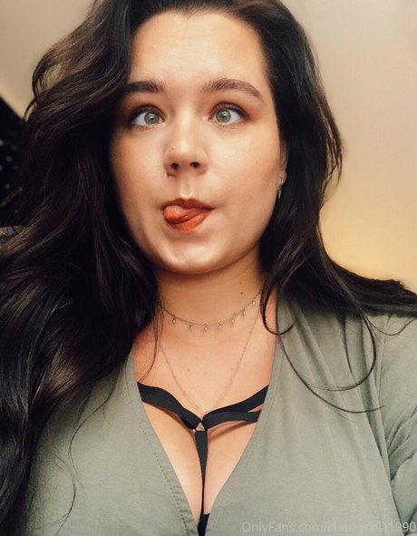 Cherrycola1990 hot actress img