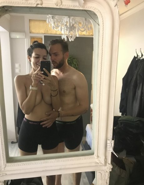 Nikoletta Ralli art star galleries