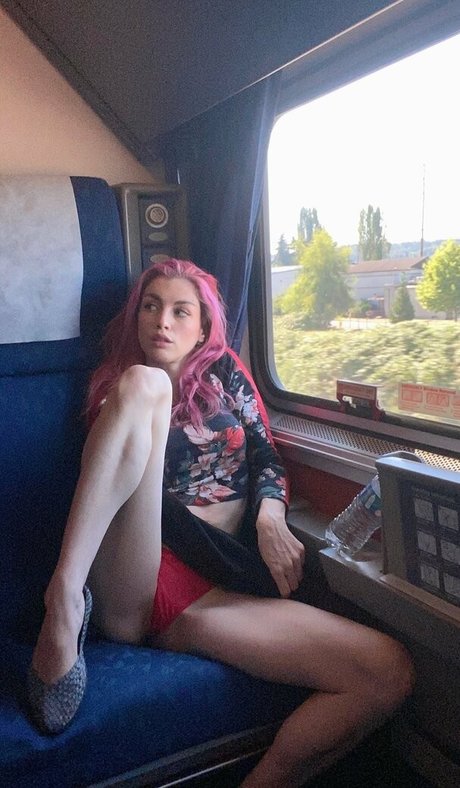 Luxneon exclusive actress archive