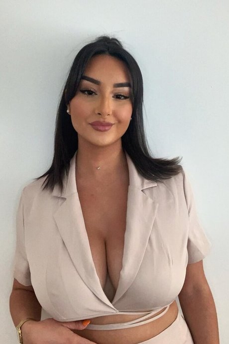 am hailil pornographic star photos