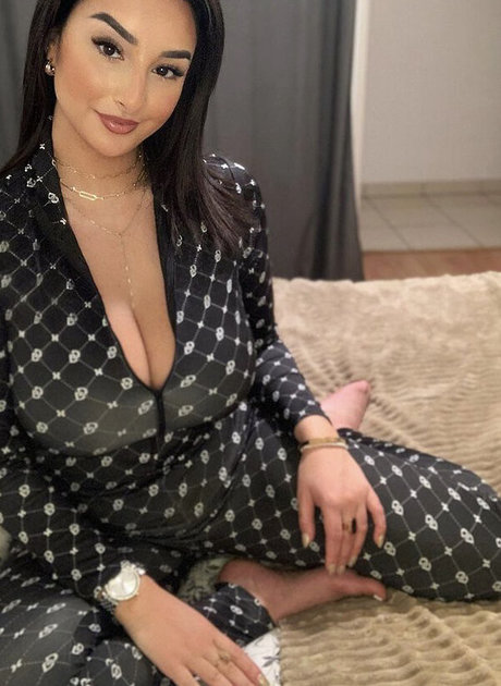 am hailil model best pics